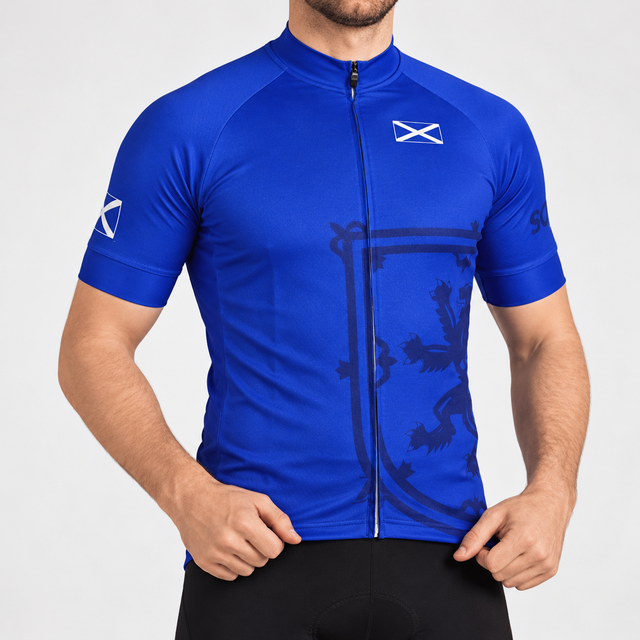 Man wearing the Scotland short-sleeve cycling jersey in a studio.