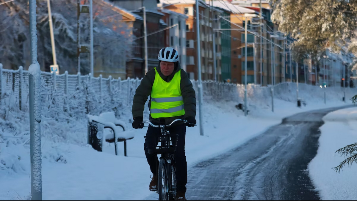 Winter Cycling Clothing Guide How to Dress for Cycling in the Winter